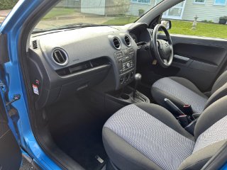 /photos/12127/737a3086-117a-4e87-80b4-cffb9b8d8a1c_i320x240.jpg